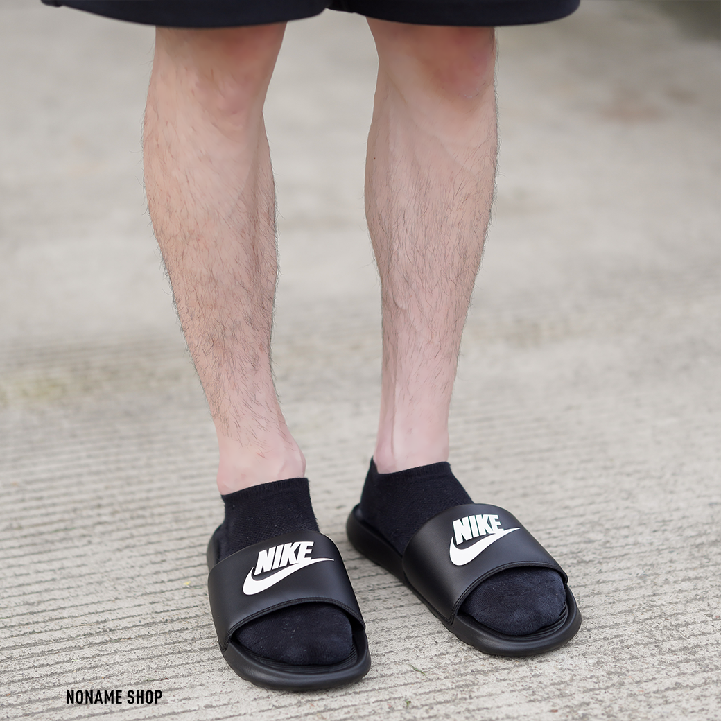 💥出清特價💥 NIKE VICTORI ONE SLIDE 字勾 軟底 拖鞋 黑白