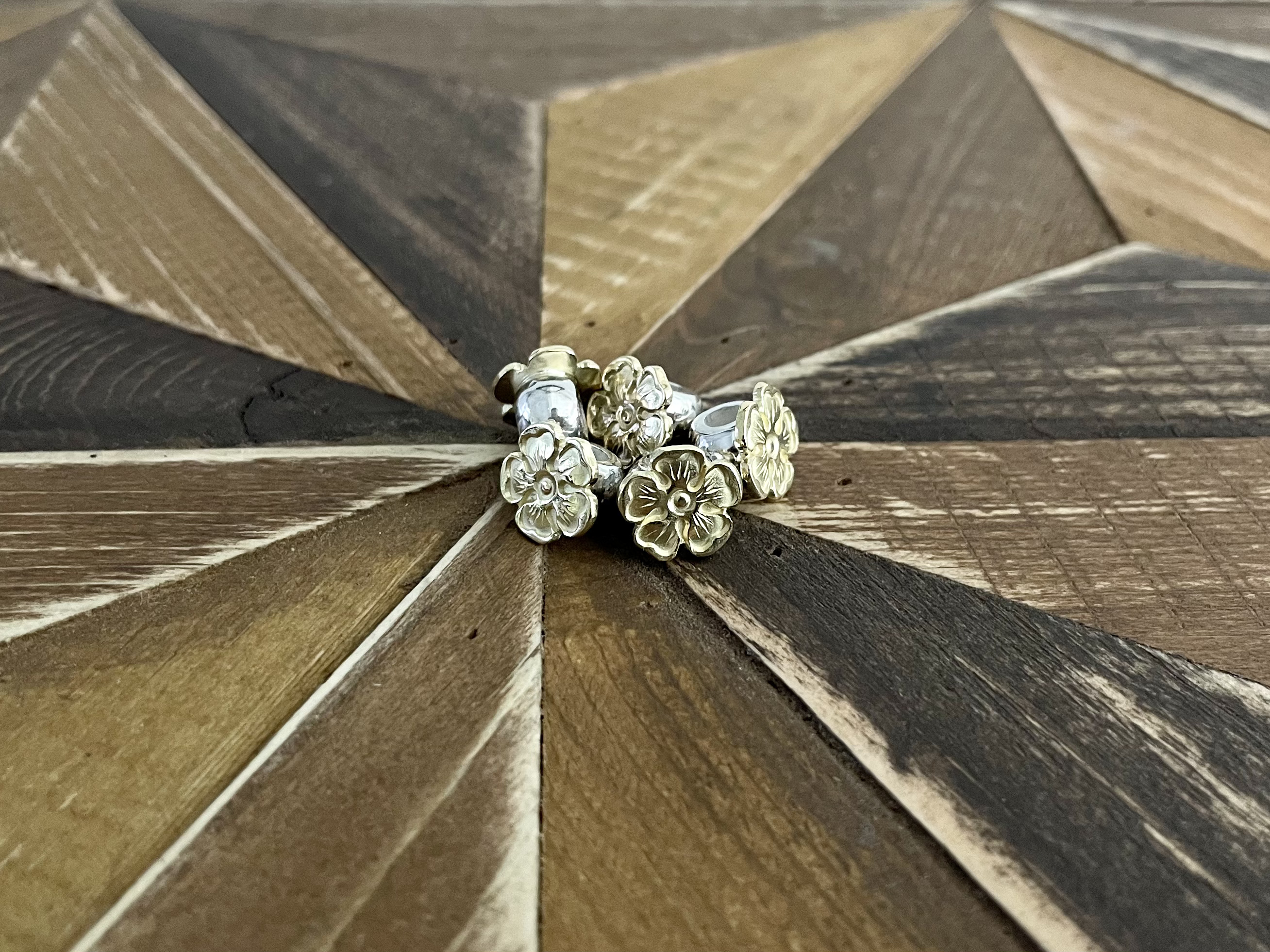 Flower Bead (K18 / Silver) (適用於調較珠/太郎細⻆鏈）