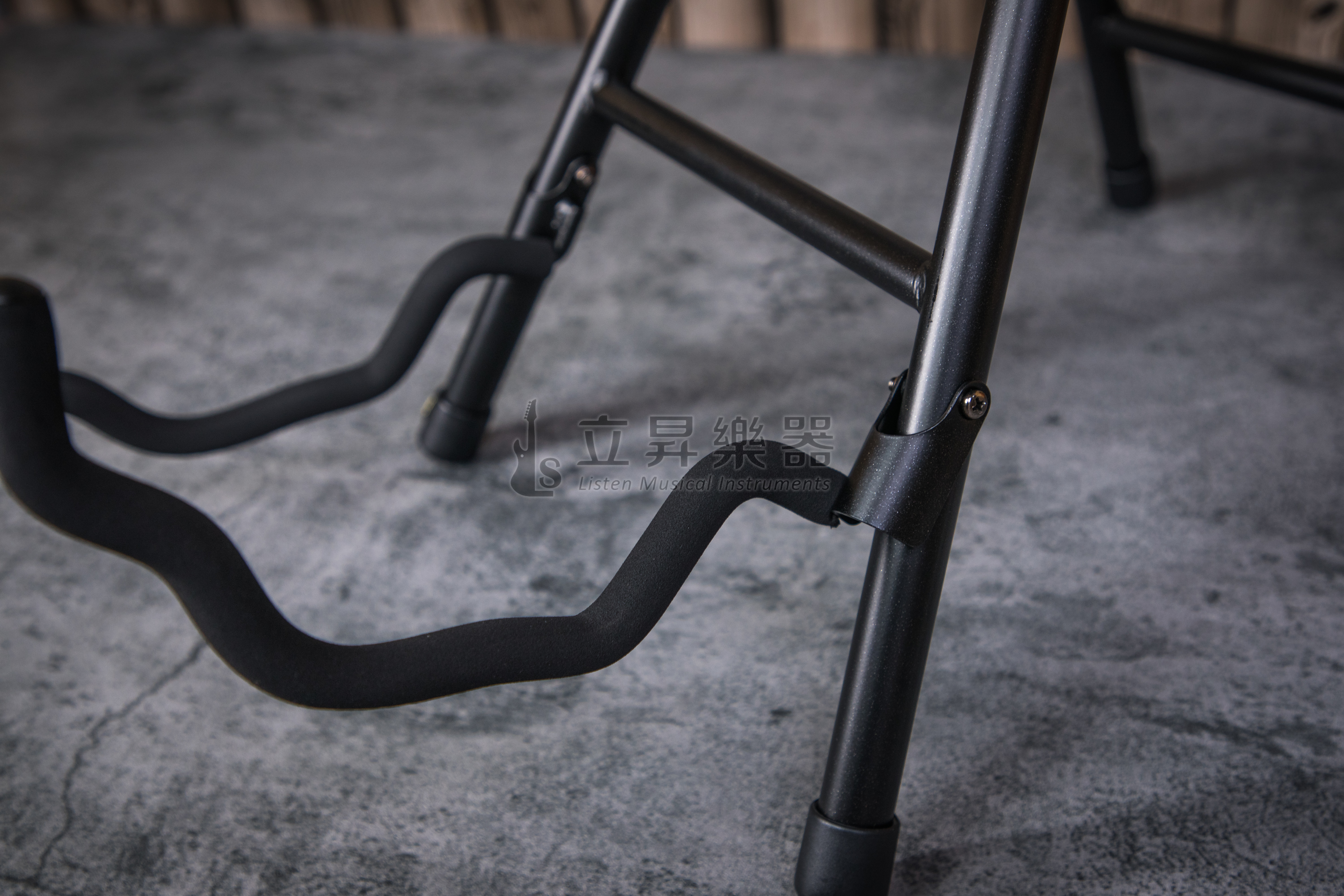 Ibanez Ibanez IMC50FS 可折疊攜帶 吉他架／表演椅／彈奏椅／街頭藝人／摺疊椅 公司貨 第 5 張圖片｜三峽吉他 / Bass