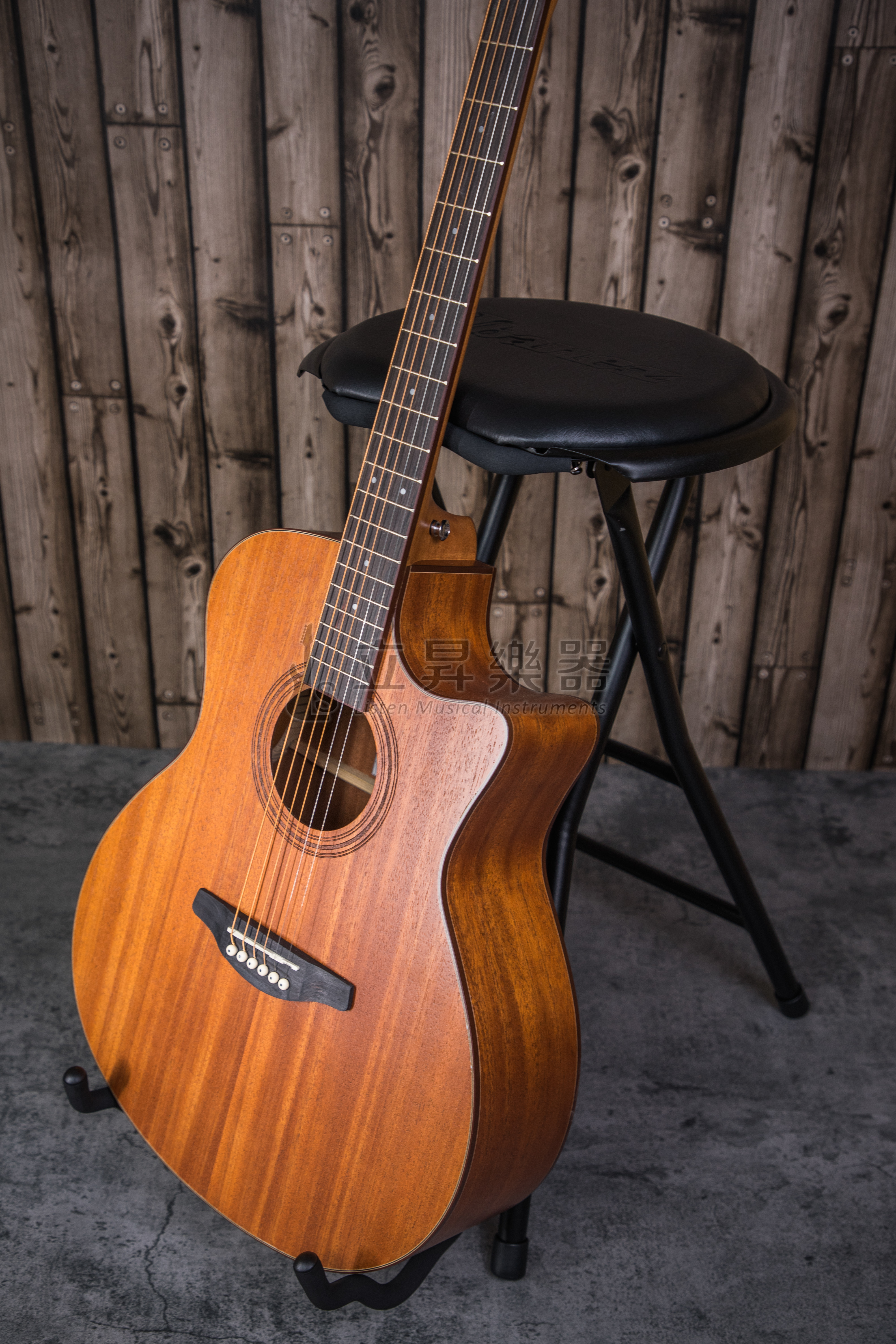 Ibanez IMC50FS 可折疊攜帶 吉他架／表演椅／彈奏椅／街頭藝人／摺疊椅 公司貨