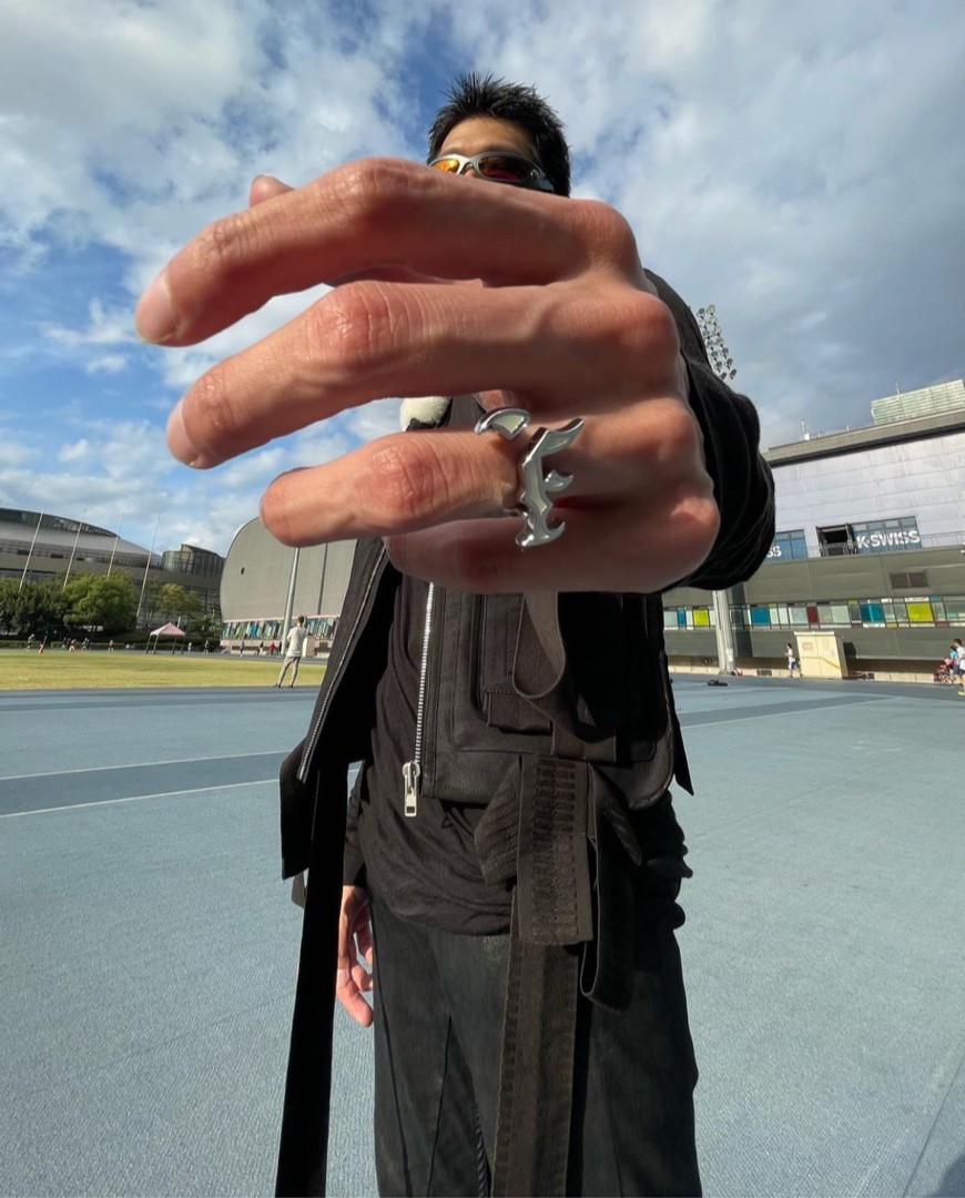 Fe3c 新款 夜光 獠牙 戒指  FUCK Ring