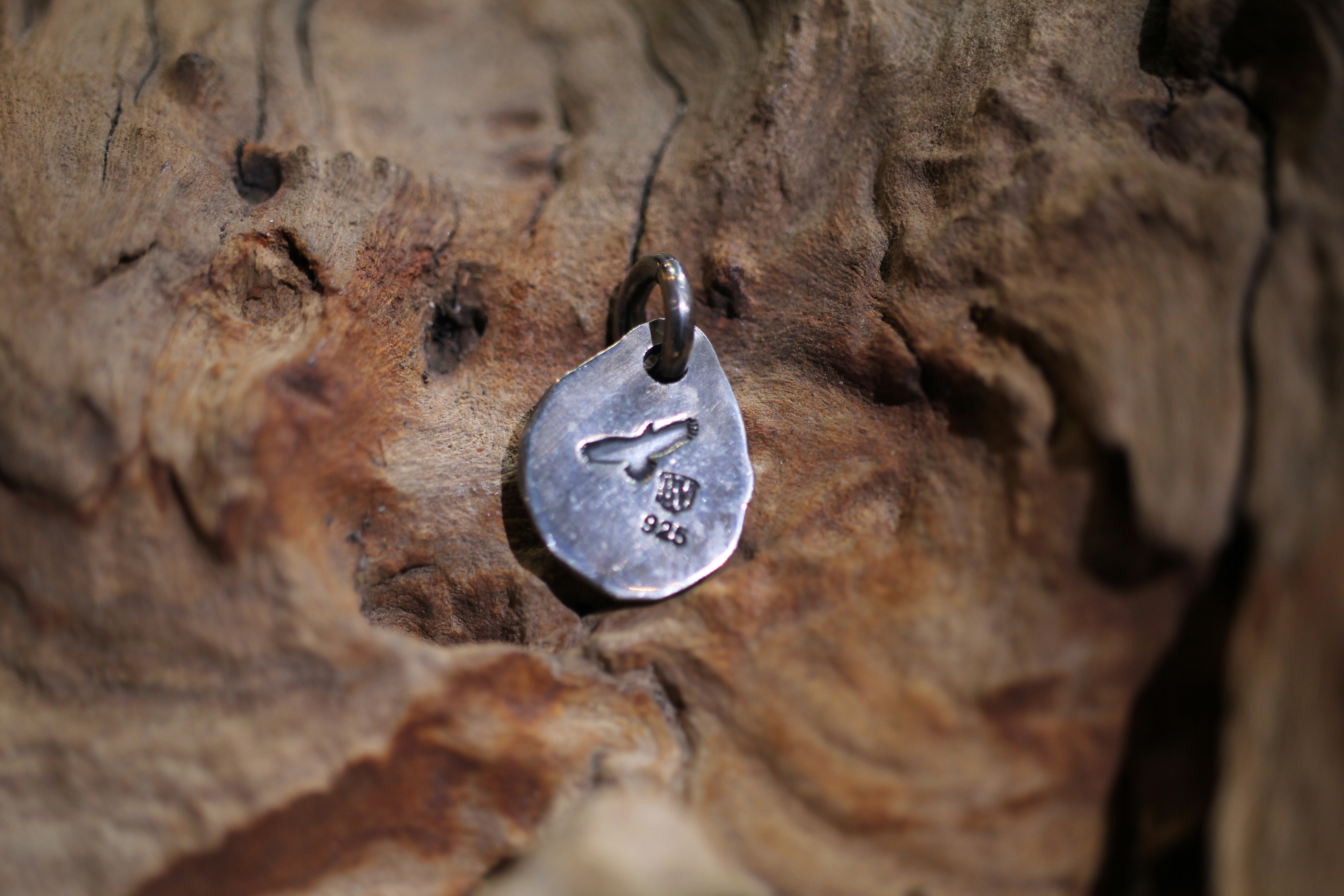 Black Venom Jewelry- Freedom & Prayer 閃電、鐵十字銀餅(S)。