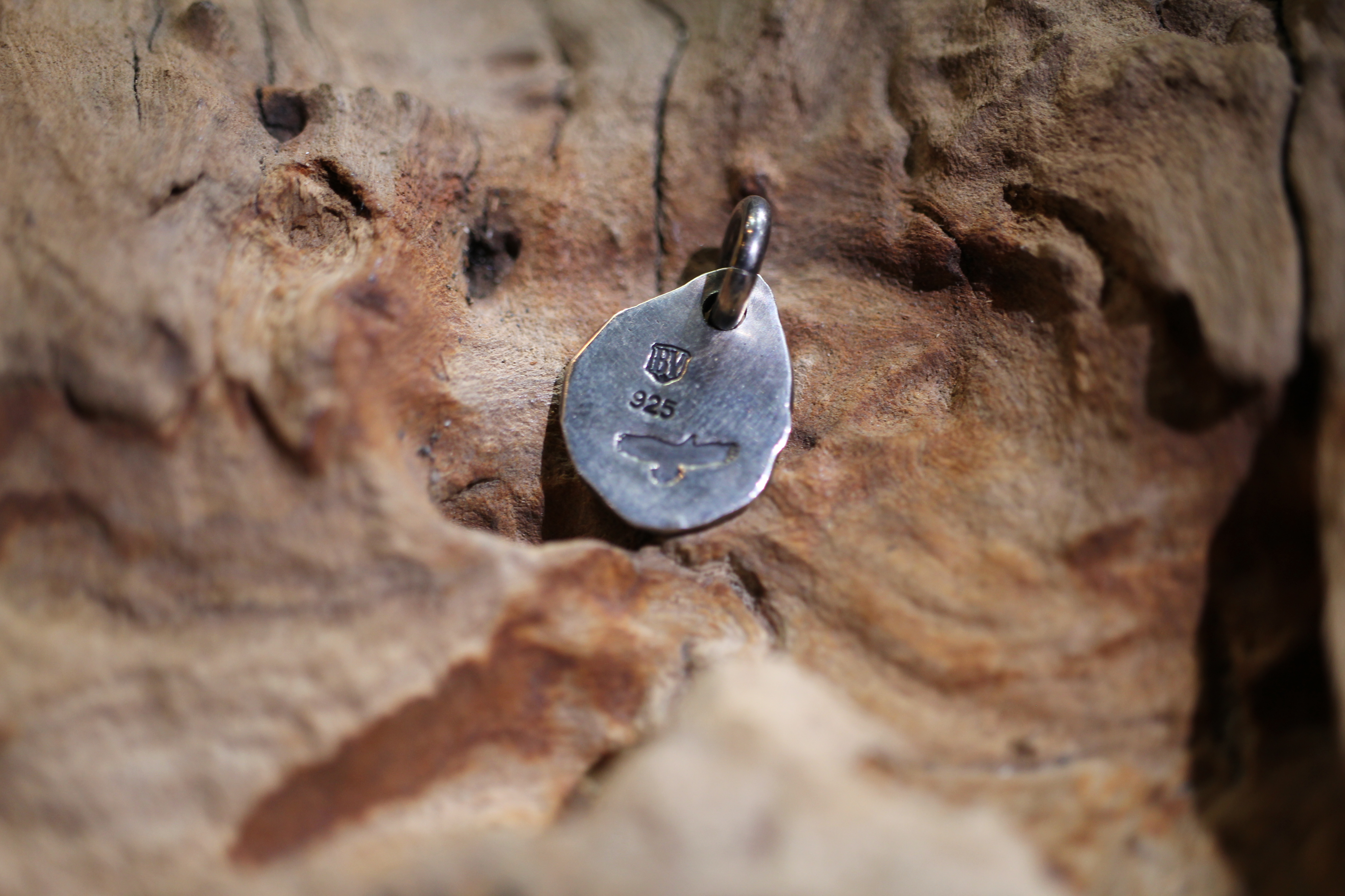 Black Venom Jewelry- Freedom & Prayer 閃電銀餅(S)。