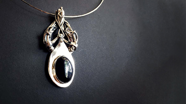 試試看自己做一個墜頭