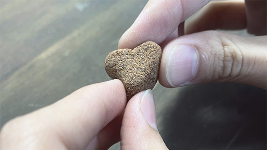 銀黏土如何有弧度呢? 中子土讓你有曲線 簍空造型示範