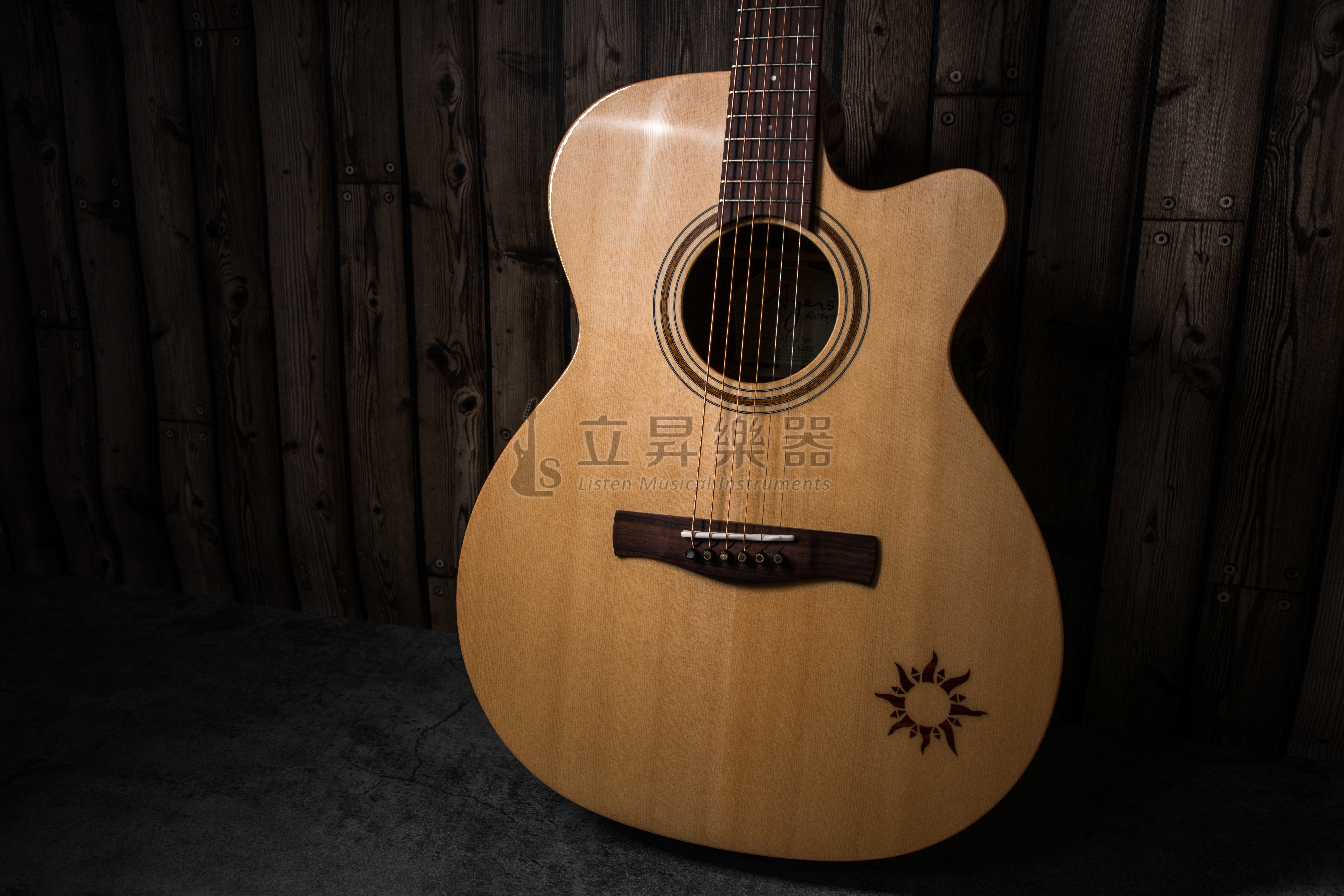 Ayers ACS-NW 雲杉木面單板 侧背桃花心木單板 缺角 全單板木吉他 亮面漆 小太陽標誌 附原廠厚袋 第 5 張圖片｜三峽吉他 / Bass