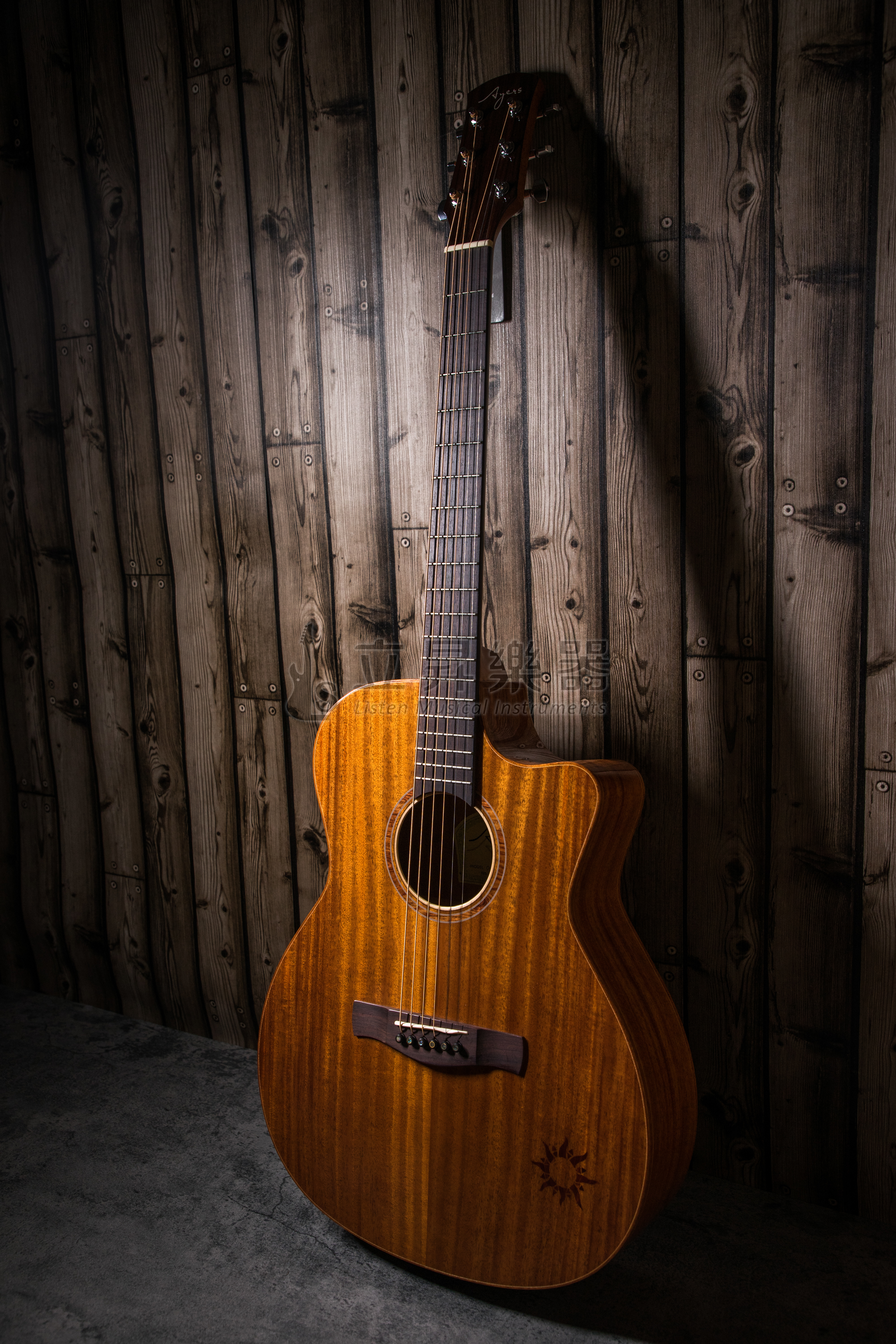 Ayers O-03CW 全非洲桃花心木 缺角 全單板 木吉他 亮面漆 小太陽標誌 (附原廠硬盒、配件包) 第 3 張圖片｜三峽吉他 / Bass