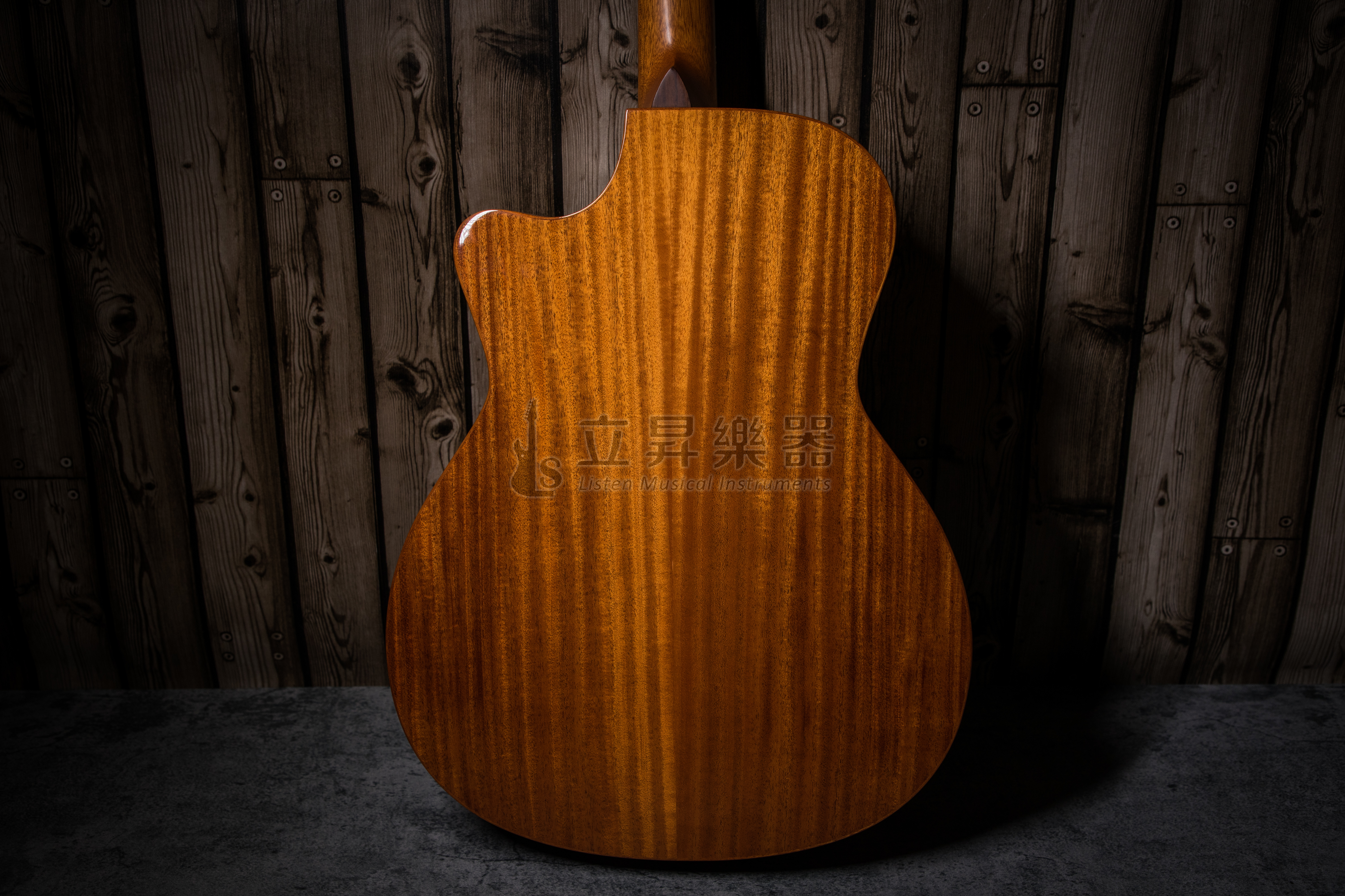 Ayers O-03CW 全非洲桃花心木 缺角 全單板 木吉他 亮面漆 小太陽標誌 (附原廠硬盒、配件包) 第 5 張圖片｜三峽吉他 / Bass