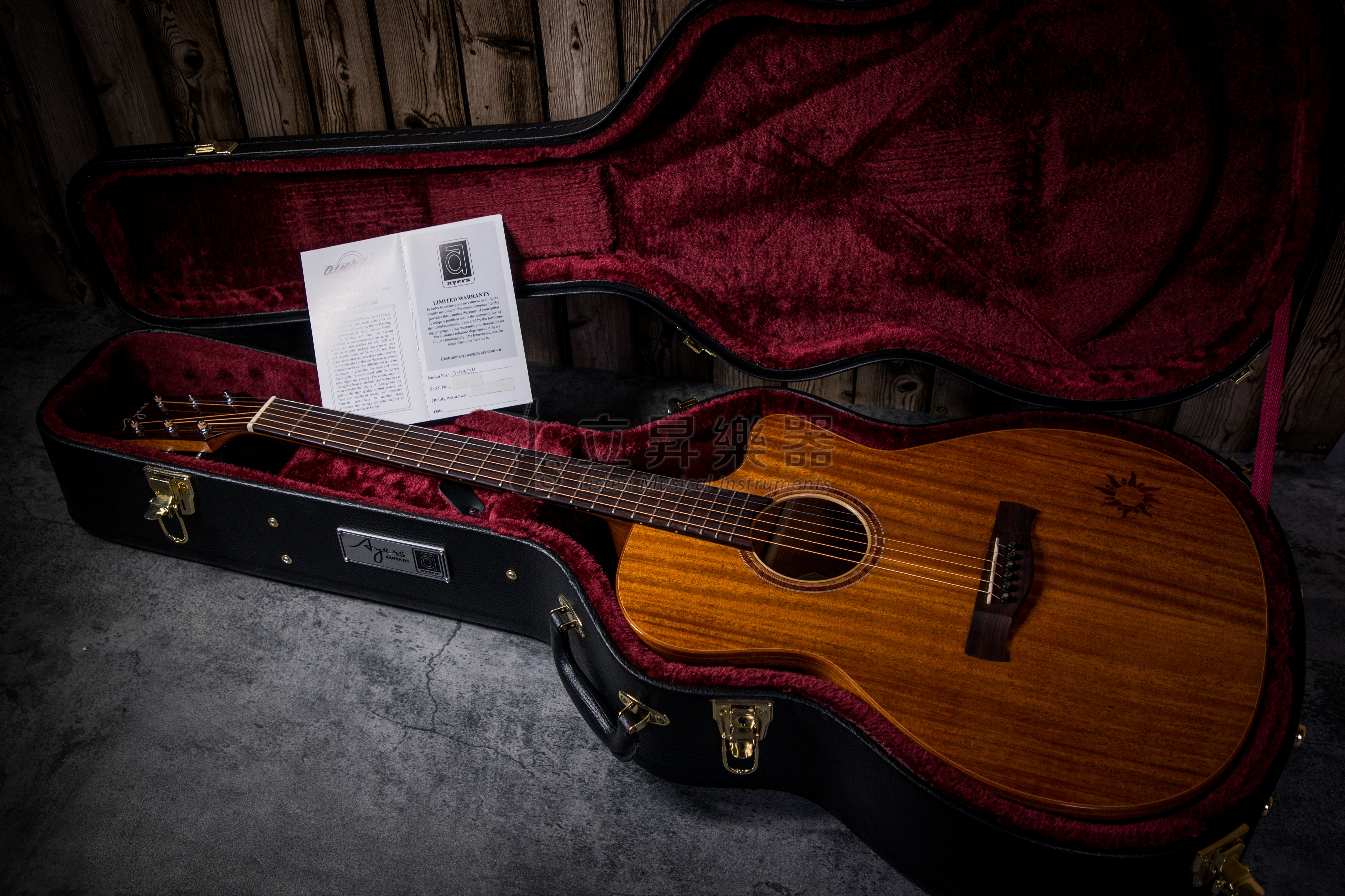 Ayers O-03CW 全非洲桃花心木 缺角 全單板 木吉他 亮面漆 小太陽標誌 (附原廠硬盒、配件包)