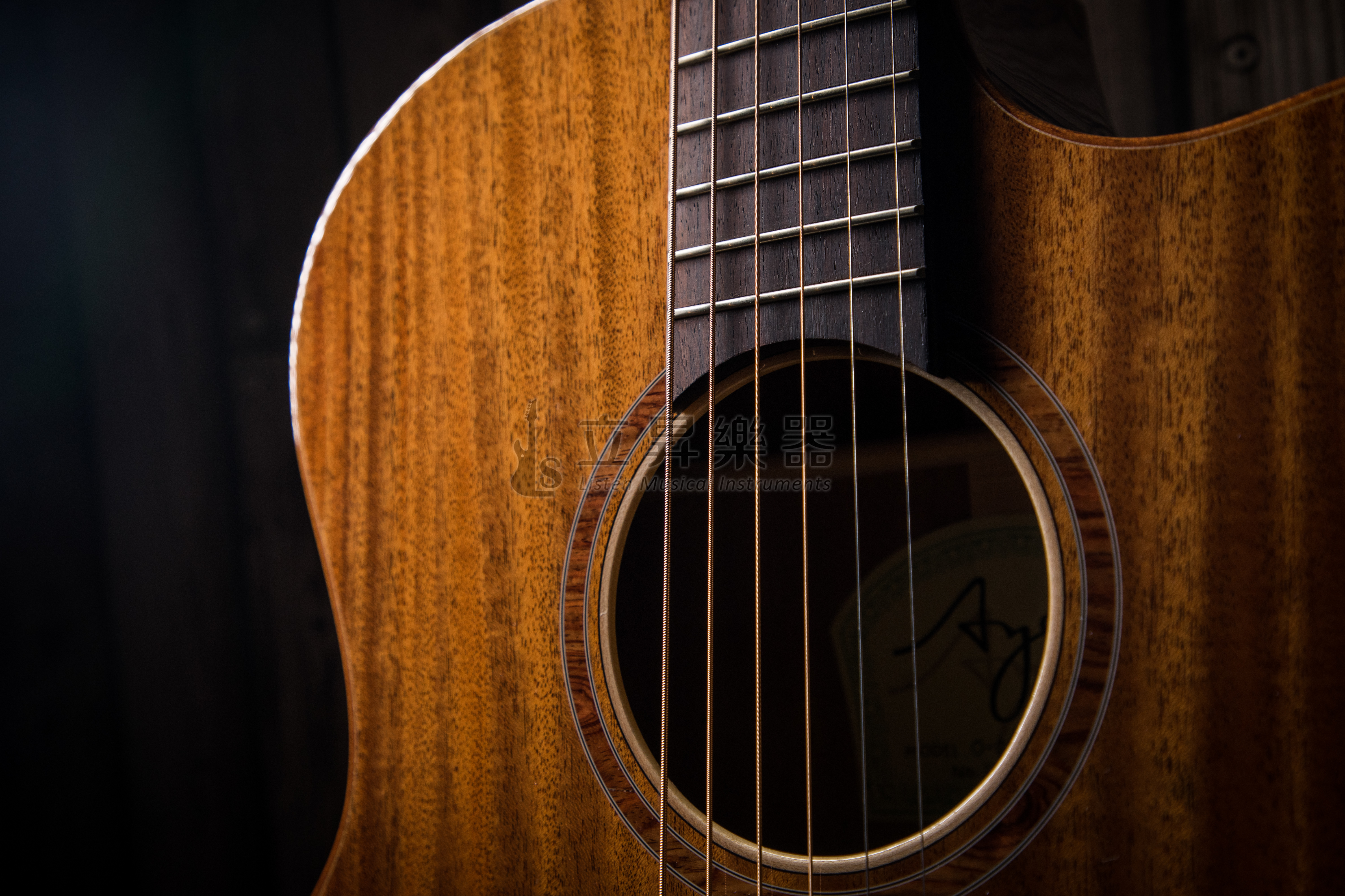 Ayers O-03CW 全非洲桃花心木 缺角 全單板 木吉他 亮面漆 小太陽標誌 (附原廠硬盒、配件包) 第 6 張圖片｜三峽吉他 / Bass