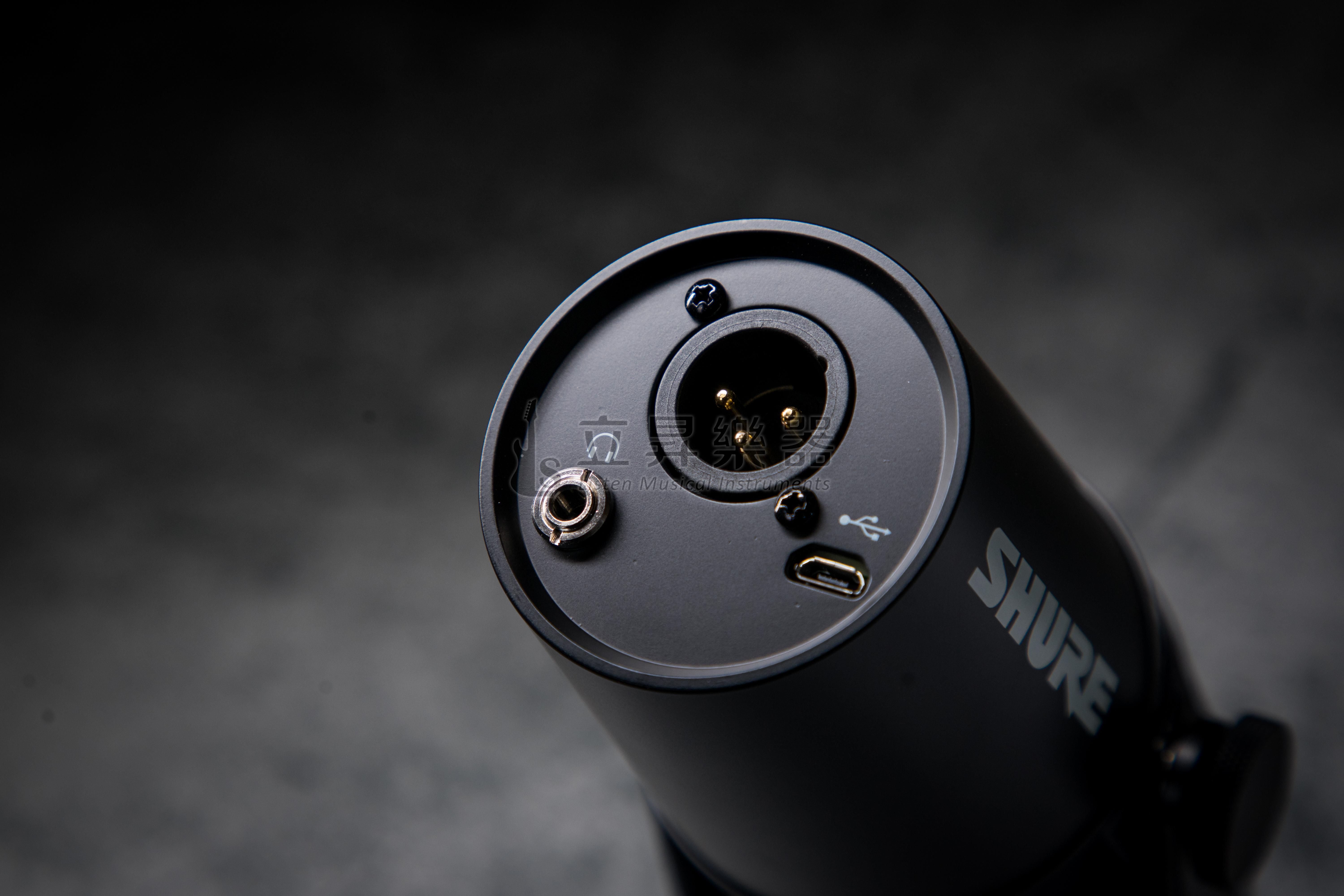 Shure SHURE MOTIV MV7 銀色/黑色 人聲專用 USB動圈式麥克風 適用於Podcast 播客、錄音、直播、演出 第 3 張圖片｜三峽麥克風