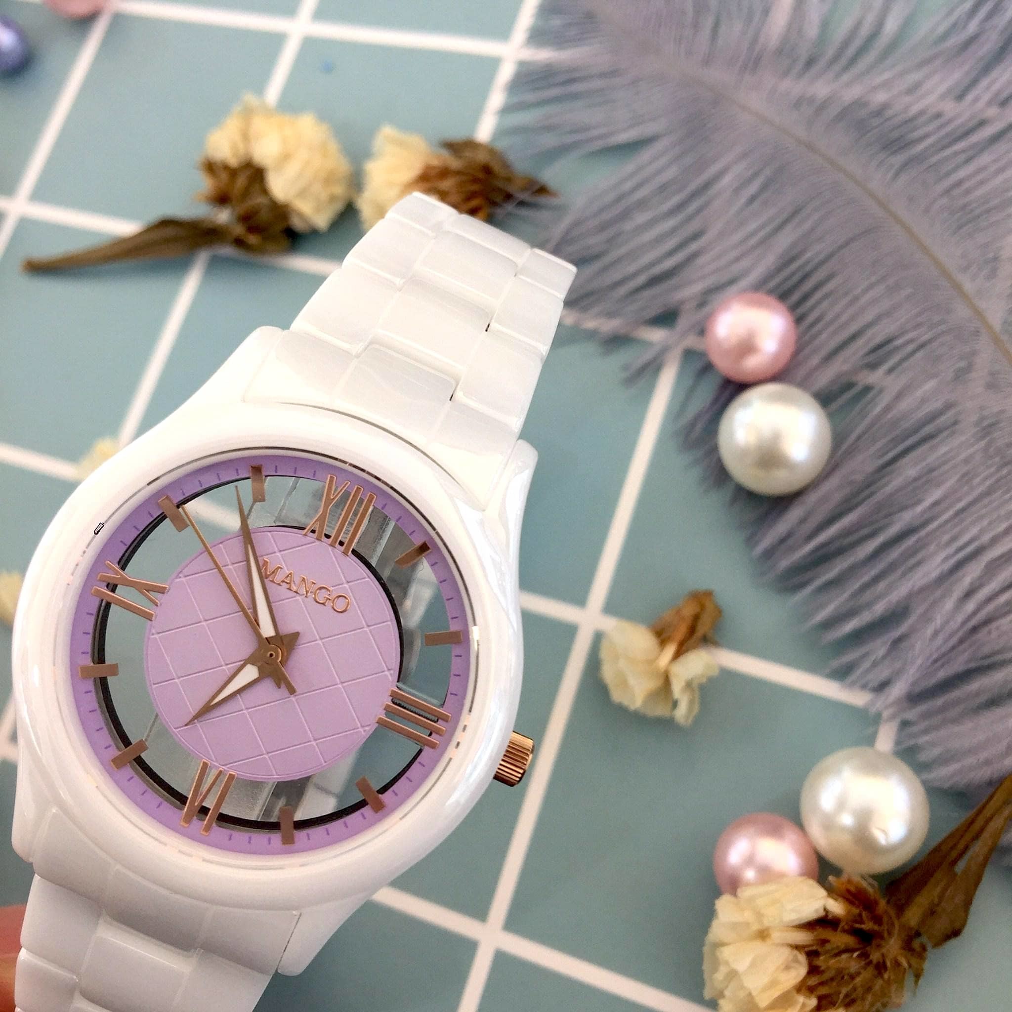 【MANGO】自信完美羅馬字鏤空格紋面陶瓷錶-白x紫色 MA6747L-77 33mm 現代鐘錶