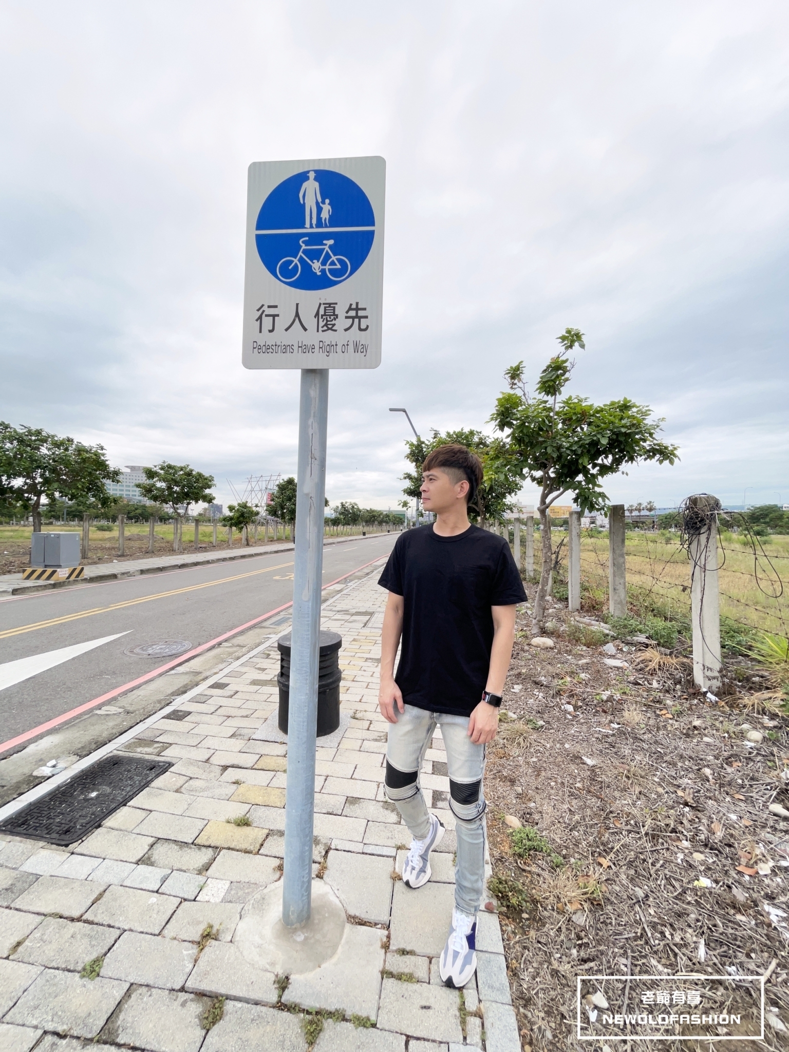 『熱銷到貨』重磅皮革膝拉鍊機車褲