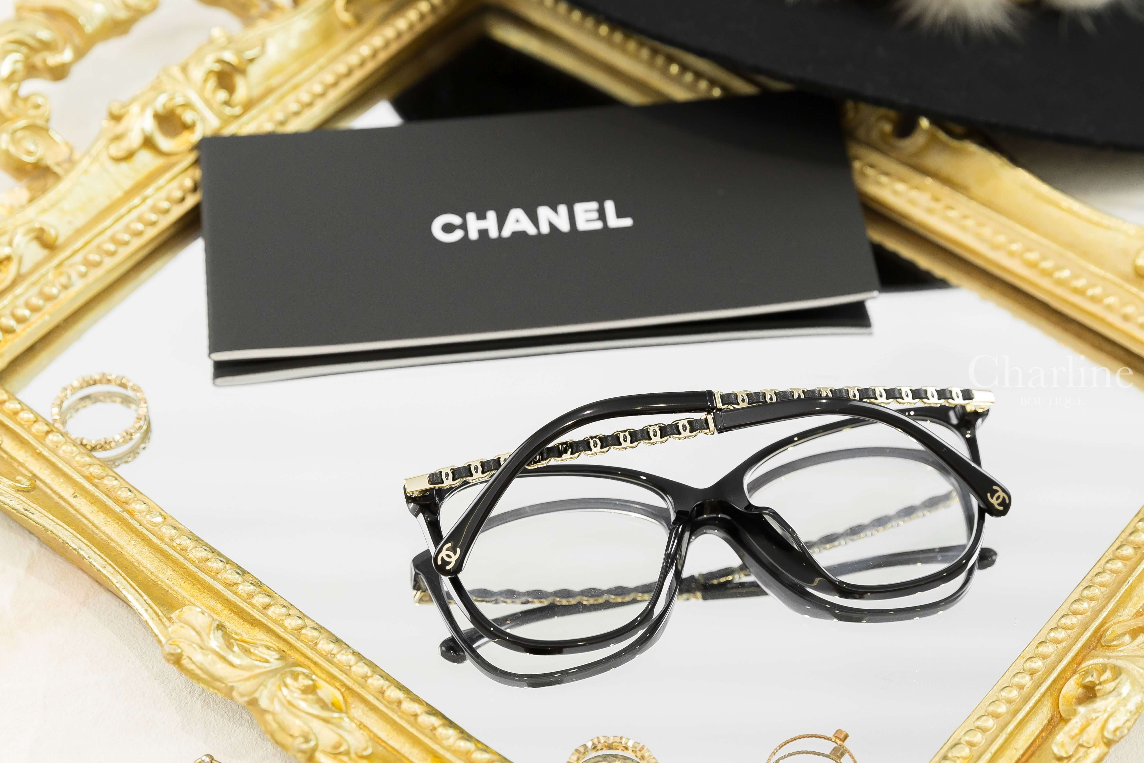 Chanel 黑色方框側邊皮穿金鍊CC藍光鏡片平光眼鏡-Charline Boutique