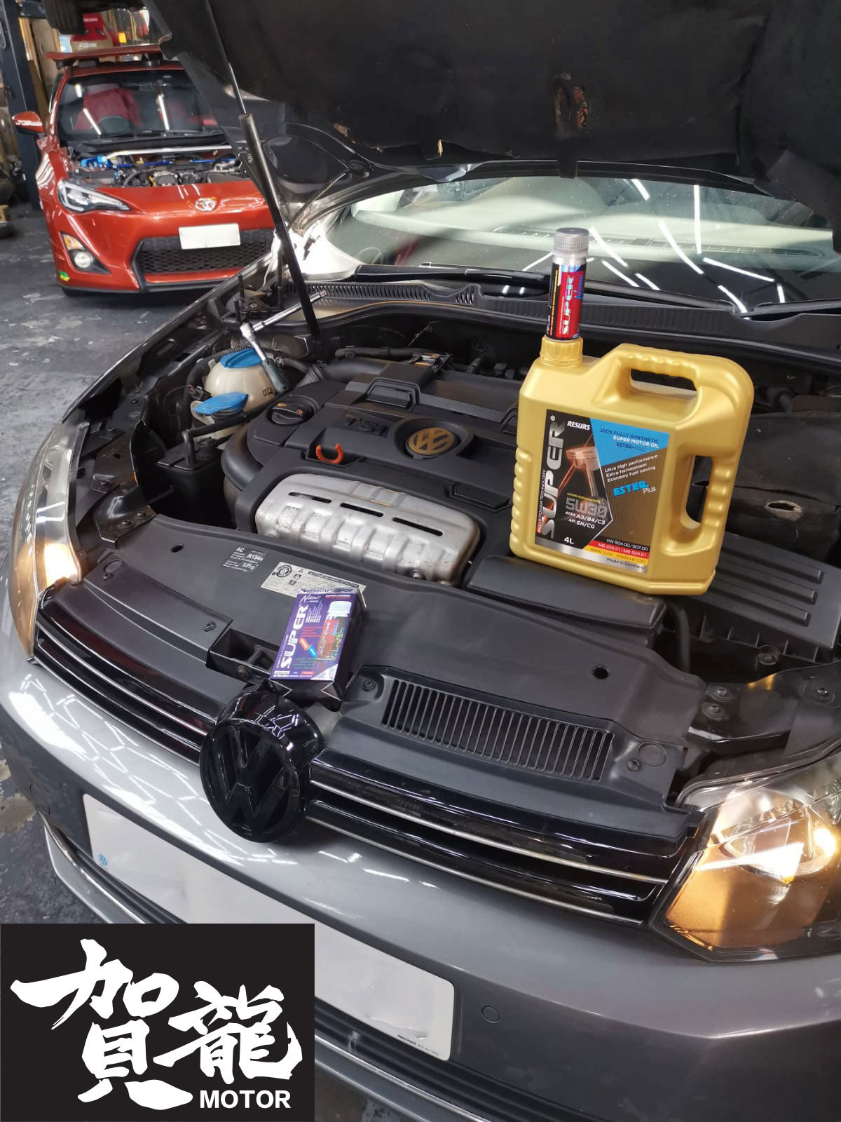 volkswagen golf VI TSI Super Nano engine restorer 5W30 Motor Oil engine bay 引擎修復劑 ho lung motor 賀龍汽車維修