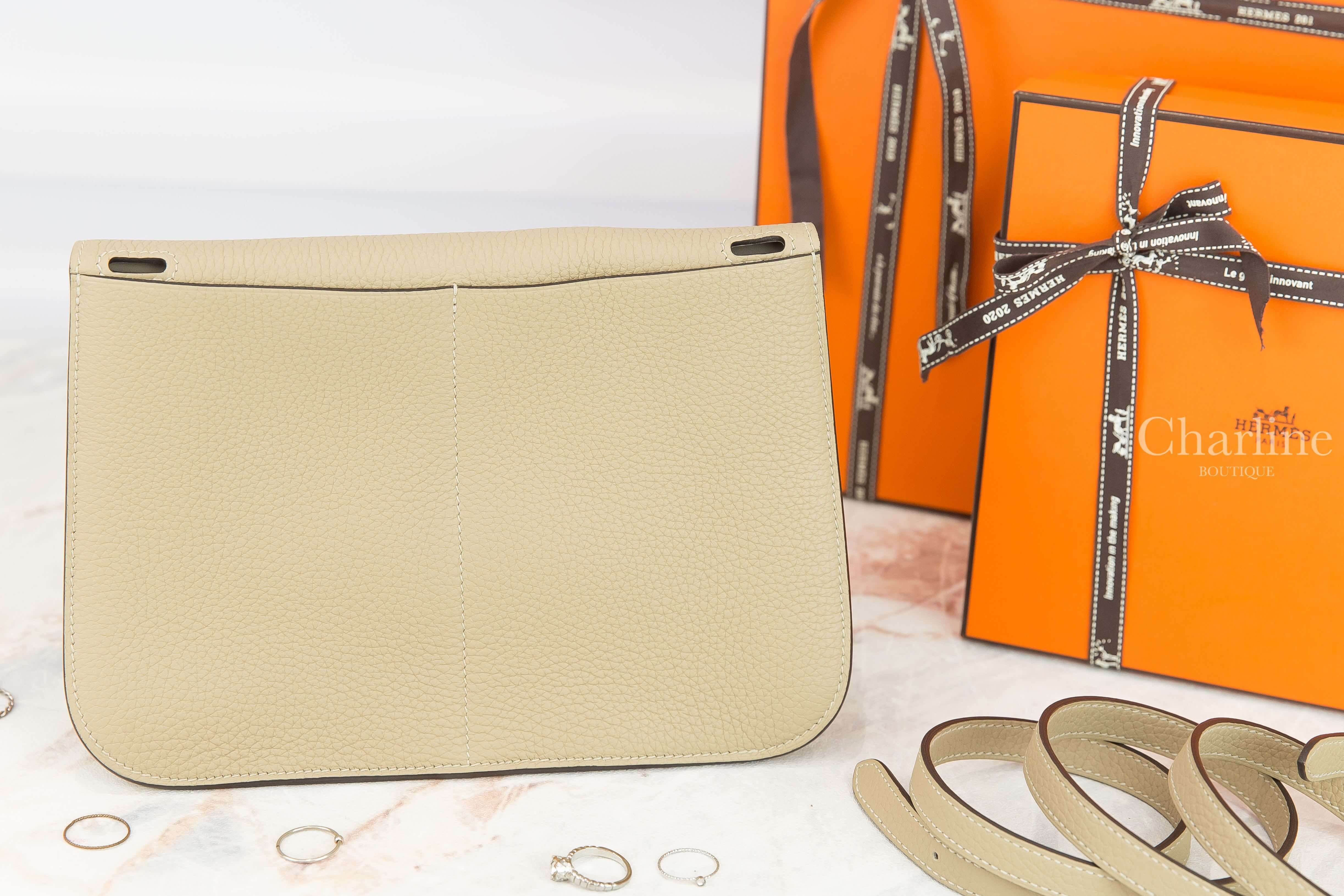 Hermès Sac Halzan 25cm S2 Trench / 18 Etoupe Taurillon Clemence Z刻風衣灰拼大象灰內裡金釦手提肩背包-Charline Boutique 精品代購