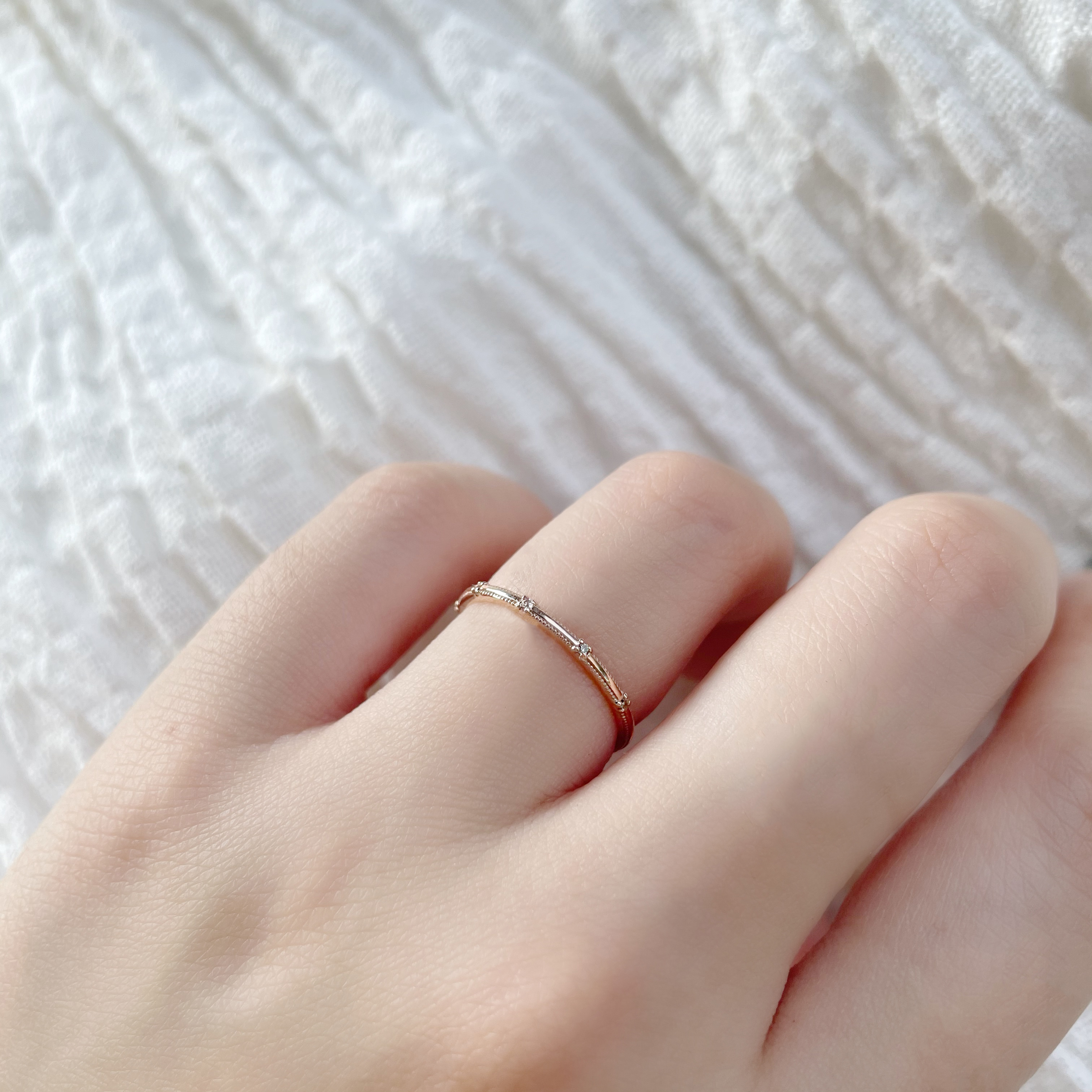 14K細緻滾邊五鑽戒指