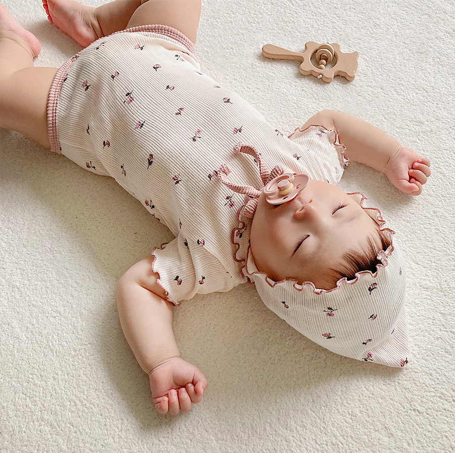 🌸 Lilac Romper Bonnet SetKommacat HK Online Baby Shop