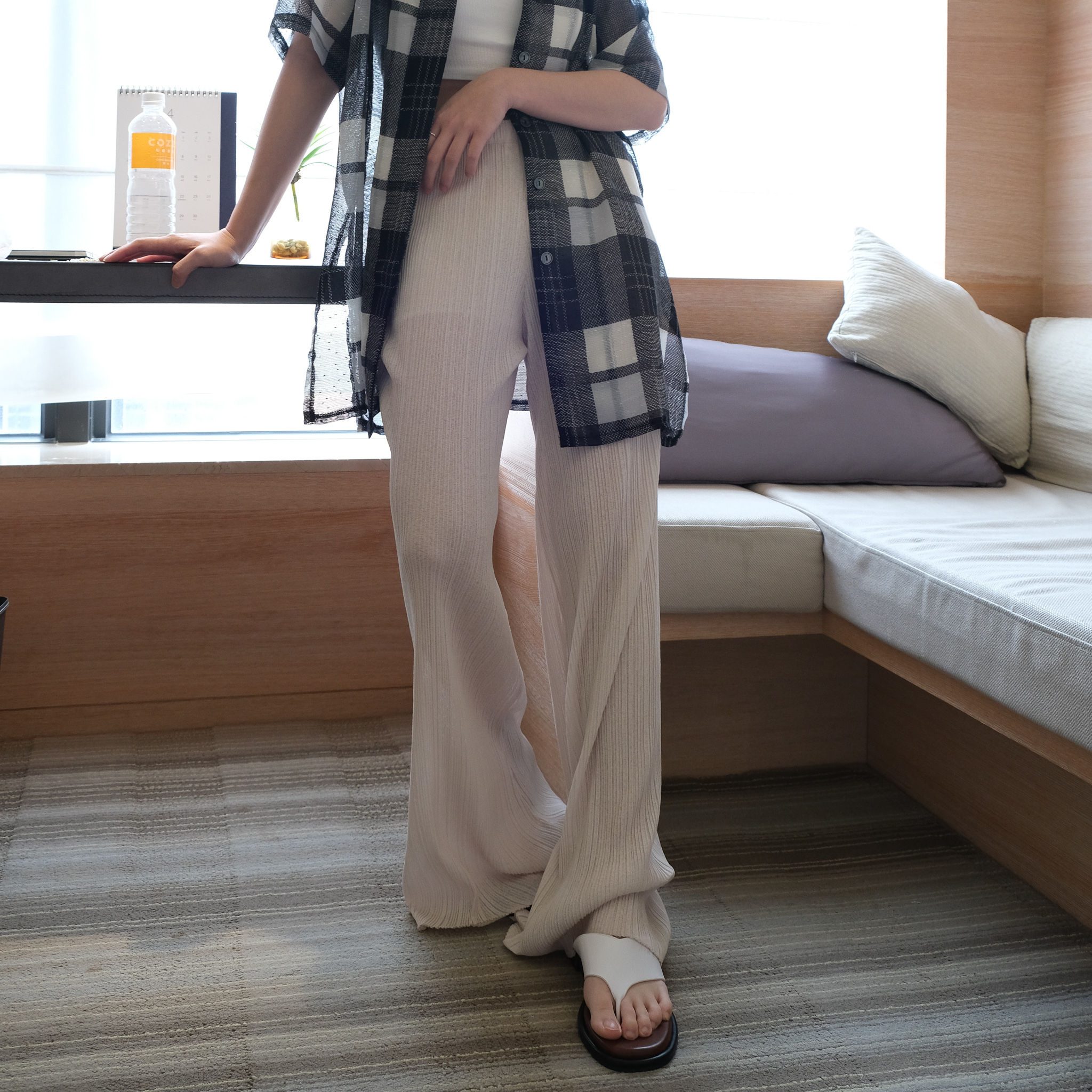 彈性鬆緊超長腿細褶落地褲(燕麥)