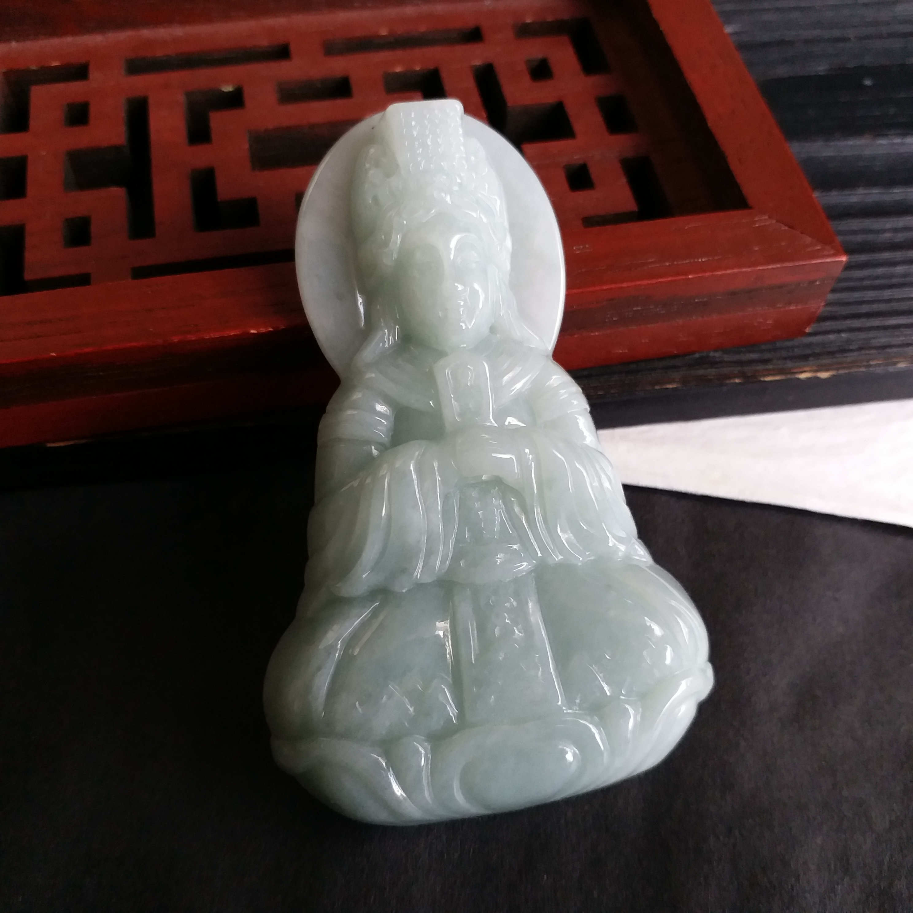 J1809 冰糯淺綠厚庄媽姐吊墜