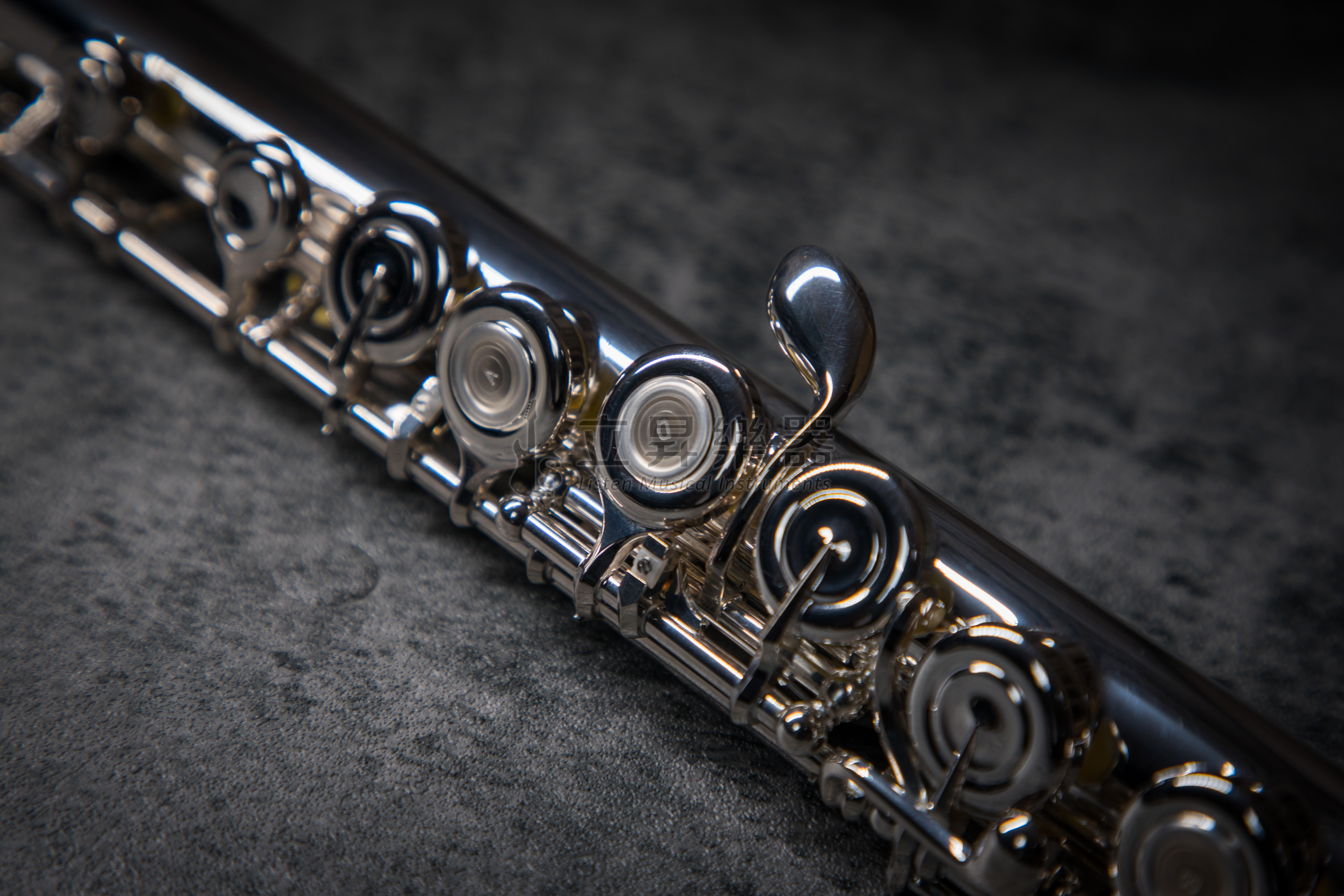 Yamaha 長笛 YAMAHA YFL-372ID 開孔 曲列式按鍵 純銀 & 鎳銀材質 含E鍵 第 6 張圖片｜三峽銅管 / 管樂