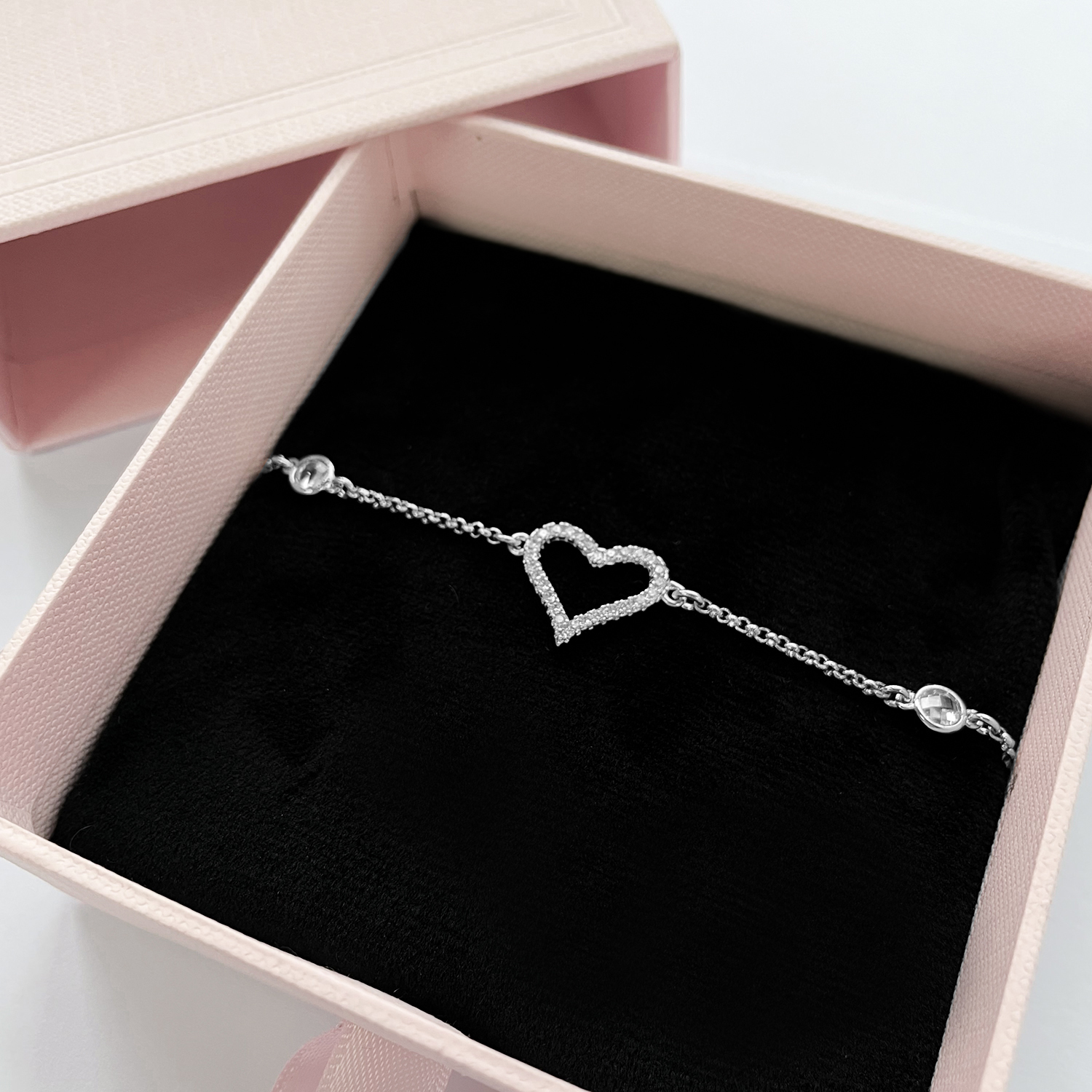 Rose Gold Crystal Heart Shaped Bracelet (Siver)