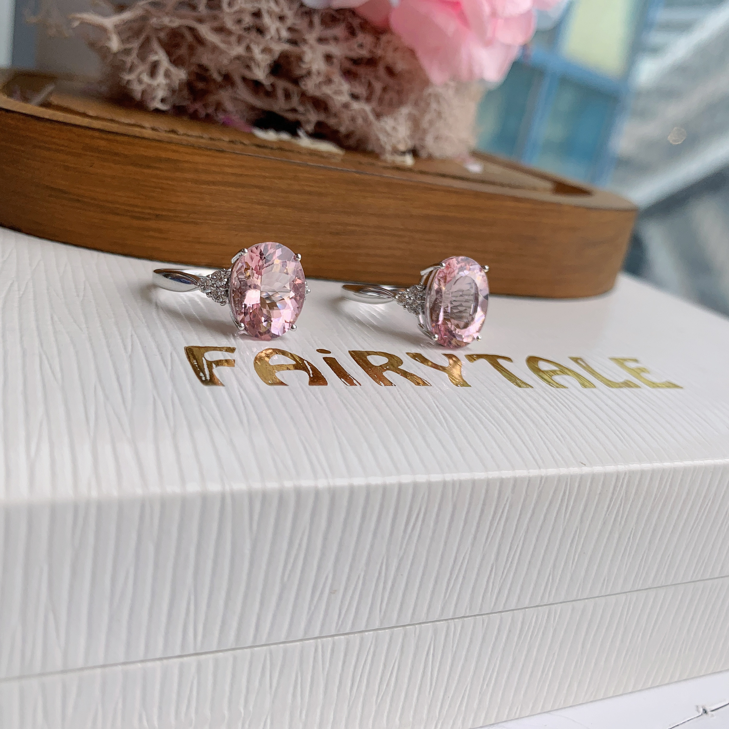 18K金摩根石鑽石戒指 - 橢圓形切割