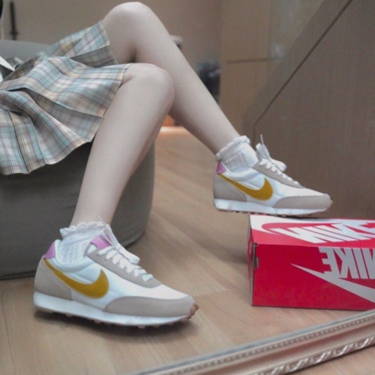 W Nike Daybreak卡其黃勾拼接粉 輕量款 復古休閒慢跑鞋 女段