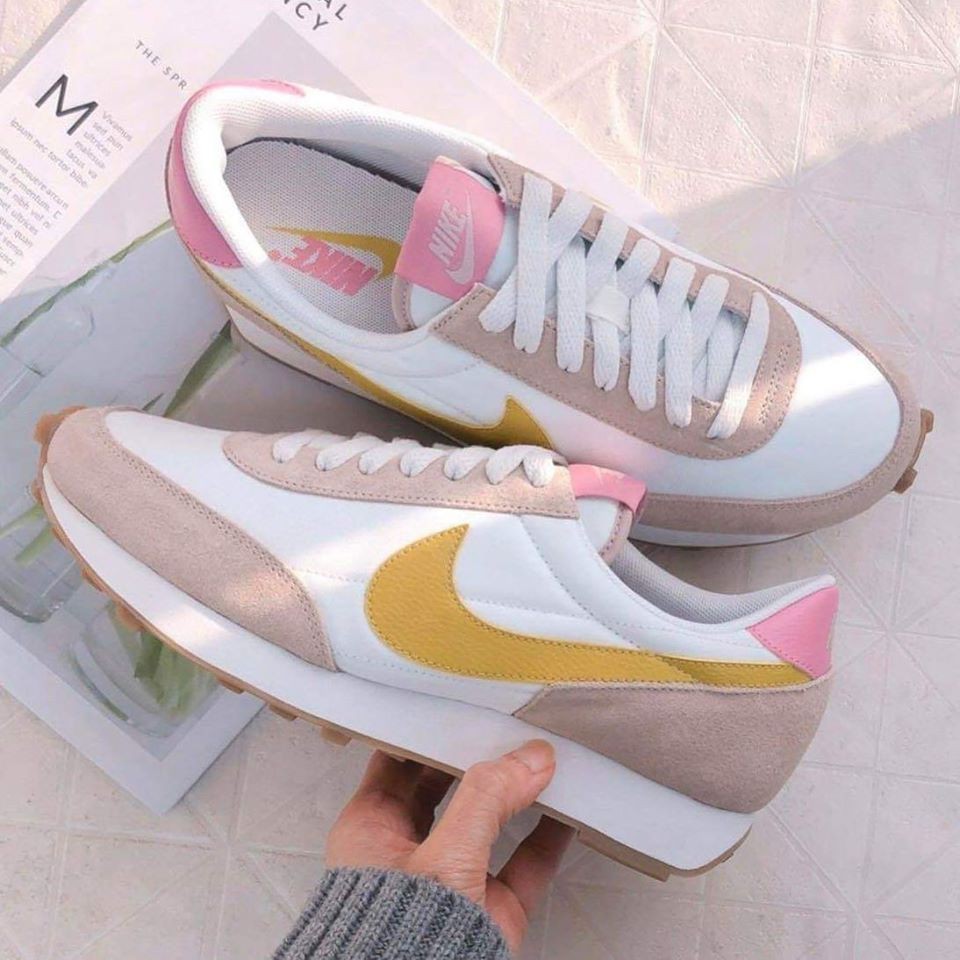W Nike Daybreak卡其黃勾拼接粉 輕量款 復古休閒慢跑鞋 女段