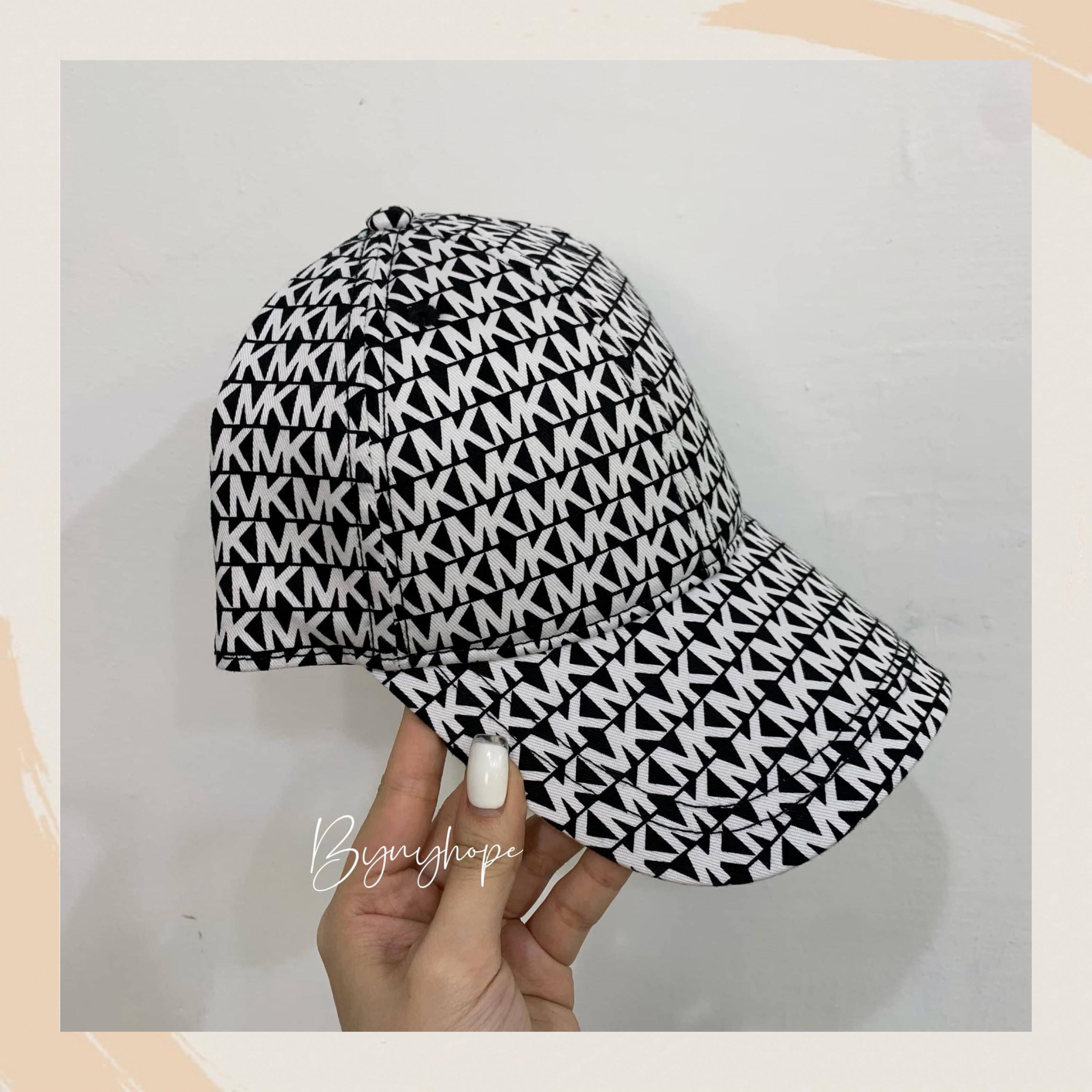 【名牌代購】MICHAEL KORS LOGO PRINT BASEBALL CAP #MF00B6ZGPB/BLACK/WHITE