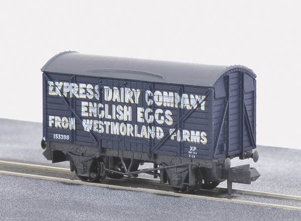 Peco NR-P133 N guage Box Van  Express Dairy English Egg