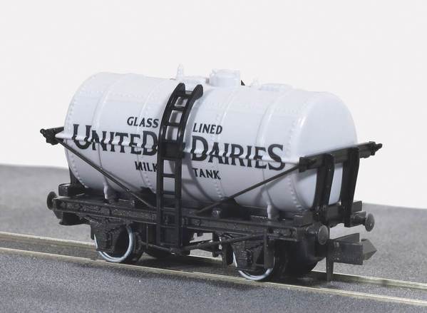 Peco NR-P167 N guage Milk Tank Wagon  United Dairies