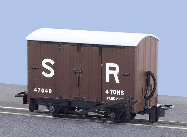 Peco GR-221E OO-9規 Box Van SR