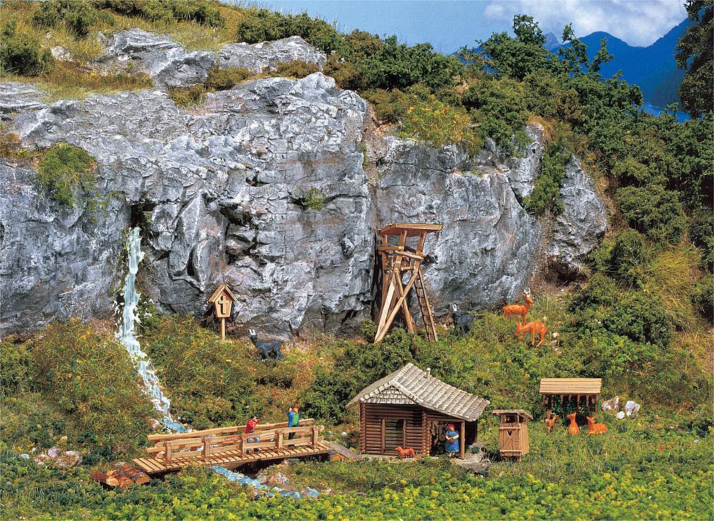 Faller 272532 N規 Lodge with raised hide 山中獵戶房屋