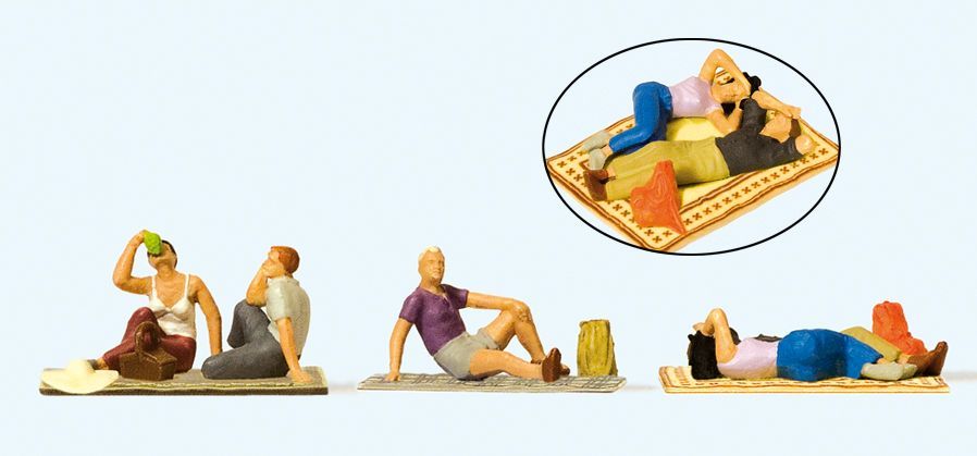 Preiser 10618 HO scale, Resting on the ceiling