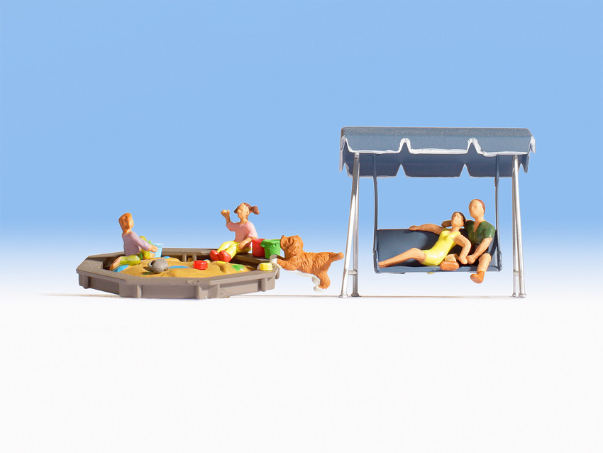 Noch 15590 HO scale, Parents & Children
