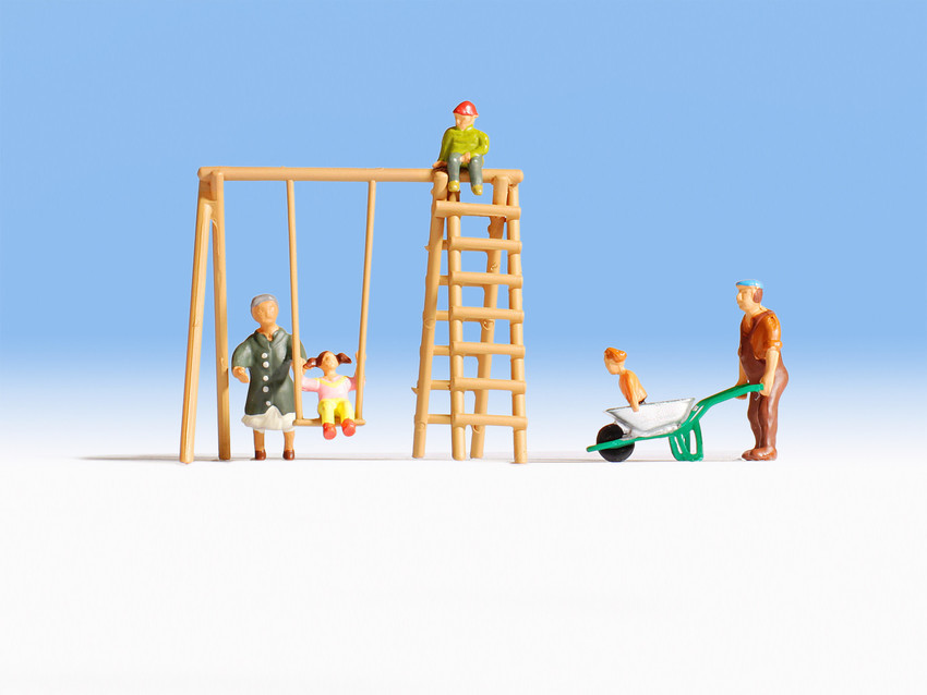 Noch 15589 HO scale, Grandparents & Grandchildren