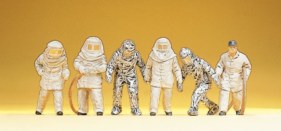 Preiser 14205 HO scale, Firefighters in protective suits