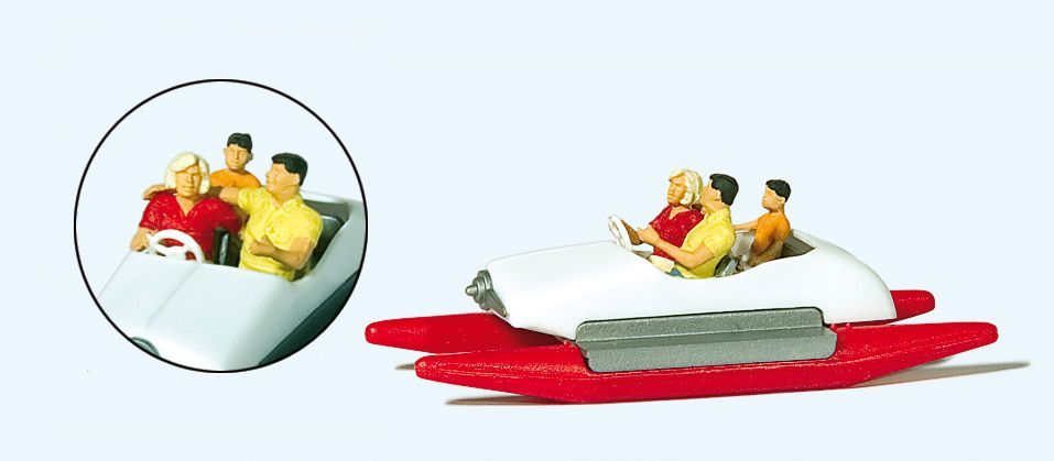 Preiser 10683 HO scale, Family in the red pedal boat