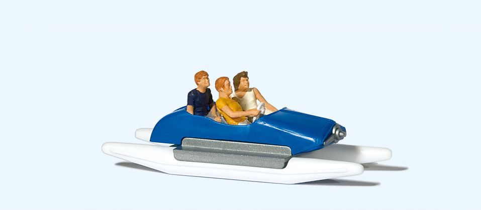 Preiser 10682 HO scale, Family in pedal boat blue