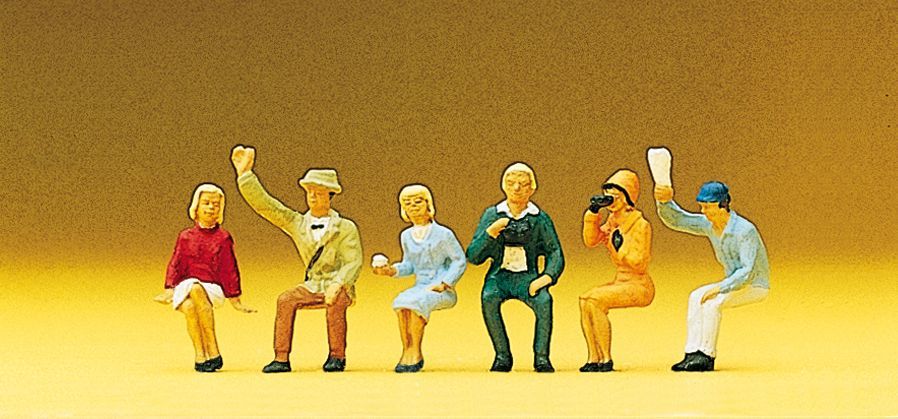 Preiser 10025 HO scale, seated spectators