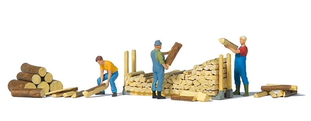 Preiser 10707 HO scale, When stacking firewood