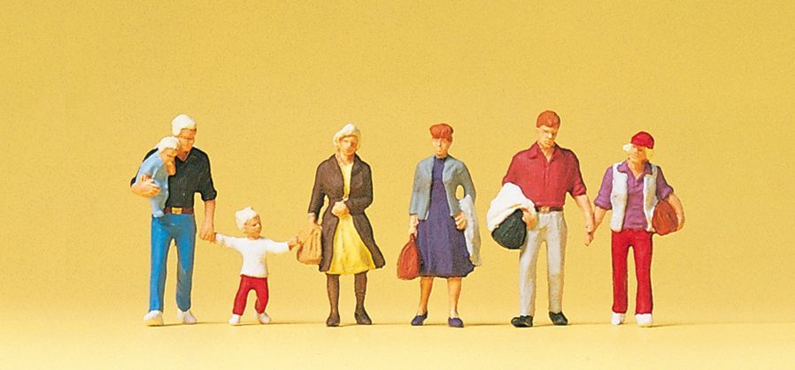 Preiser 10517 HO scale, Walking Travelers