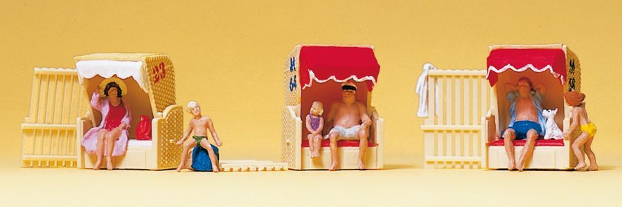 Preiser 10427 HO scale, In the beach chair