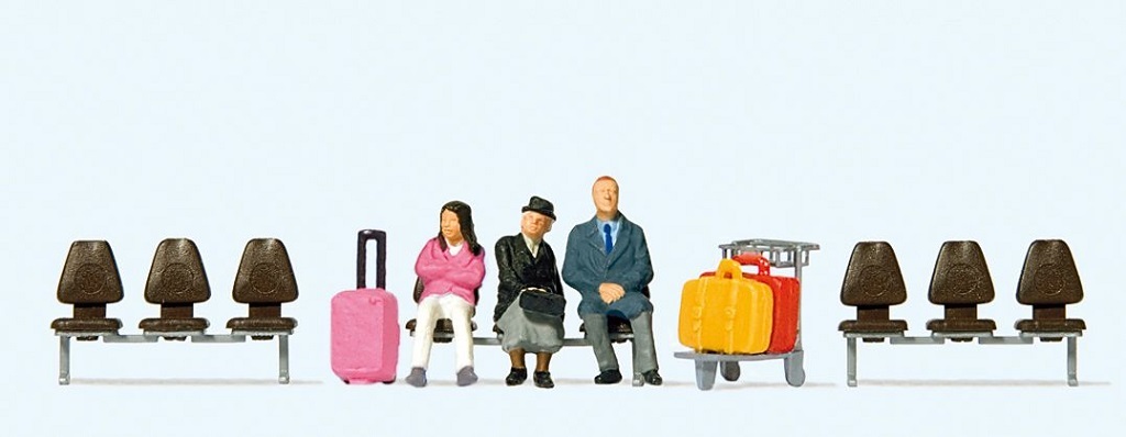 Preiser 10661 HO scale, travelers waiting