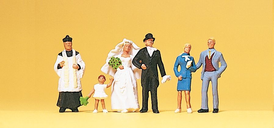 Preiser 10058 HO scale, Bridal couple with Catholic pastor