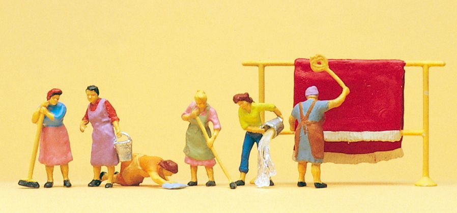 Preiser 10059 HO scale, Housewives cleaning