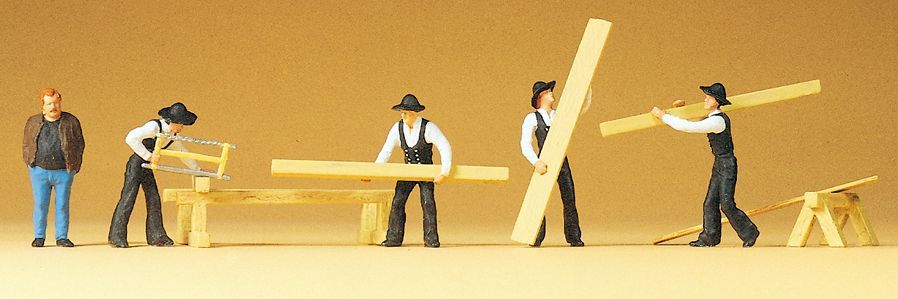 Preiser 10376 HO scale, Carpenters with different accessories. Boards, saw