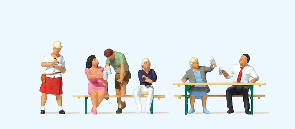 Preiser 10700 HO scale, In the beer garden set