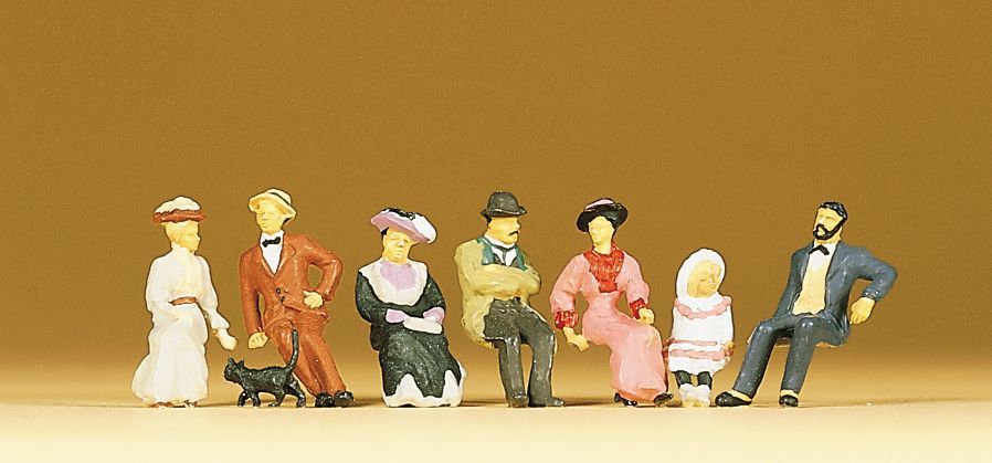 Preiser 12137 HO scale, Seated people for benches around 1900
